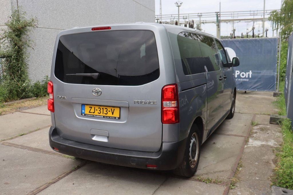 9-seater Toyota Proace Diesel 120hp 2019