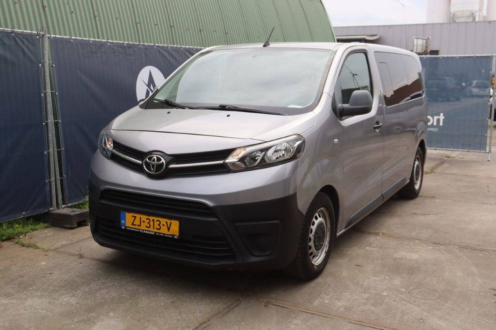 9-seater Toyota Proace Diesel 120hp 2019