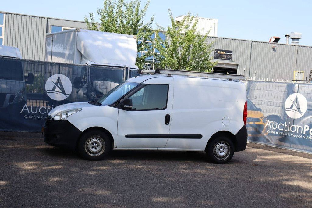 Bestelwagen Opel COMBO VAN Diesel 2015