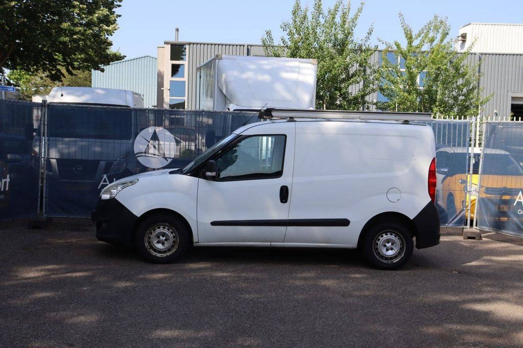 Bestelwagen Opel COMBO VAN Diesel 2015