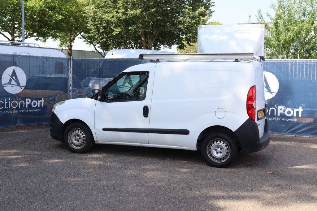 Bestelwagen Opel COMBO VAN Diesel 2015