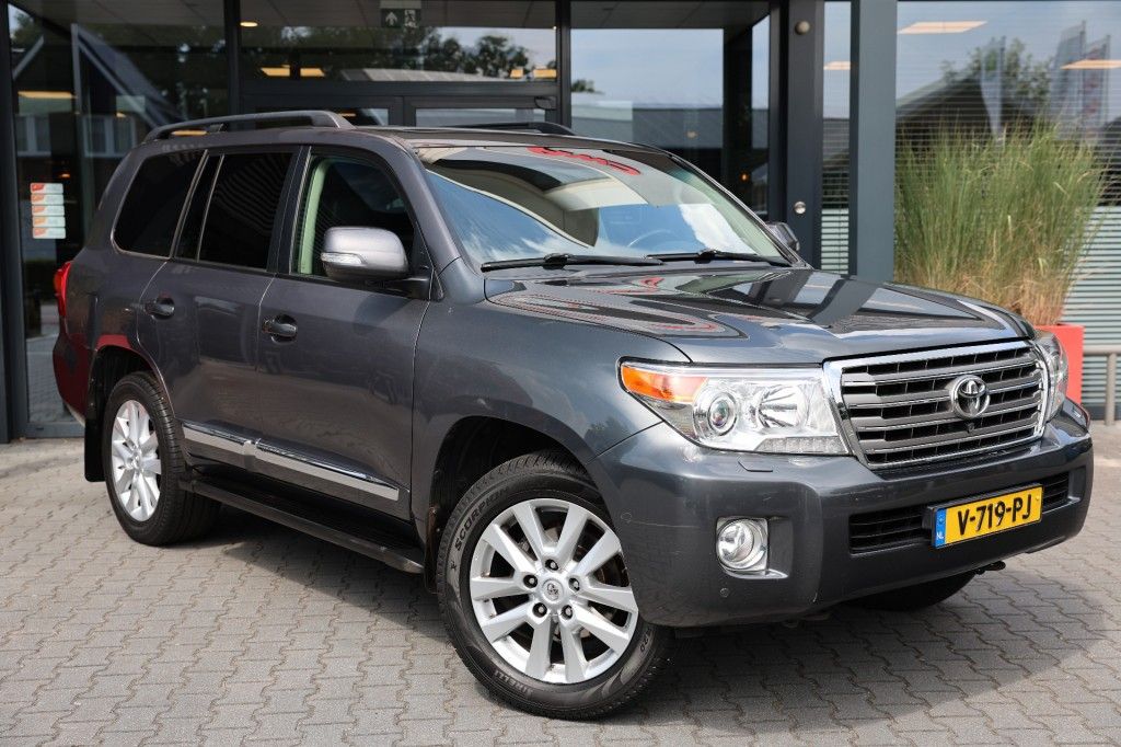 Toyota Landcruiser V8 4.5 D EXECUTIVE A/T VAN