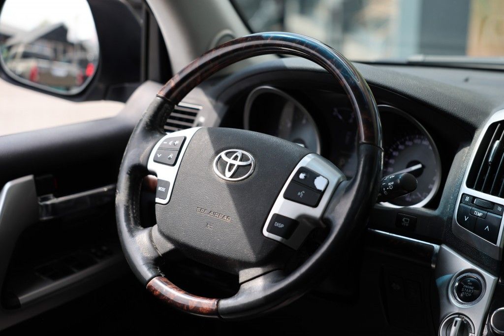 Toyota Landcruiser V8 4.5 D EXECUTIVE A/T VAN
