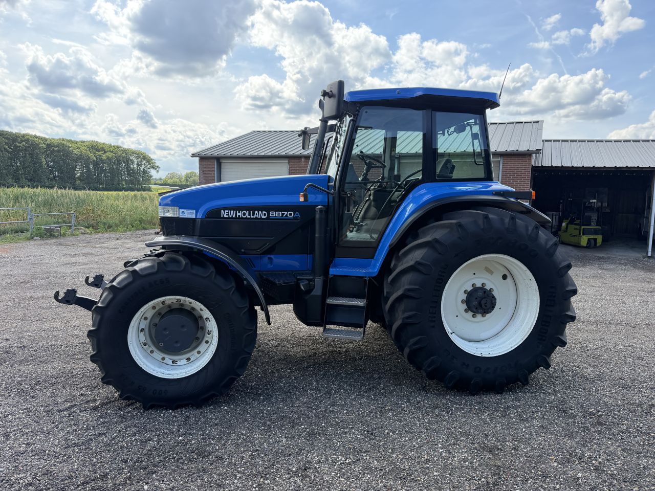 Nette New Holland 8870A