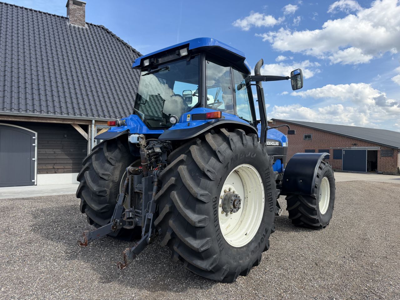 Nette New Holland 8870A