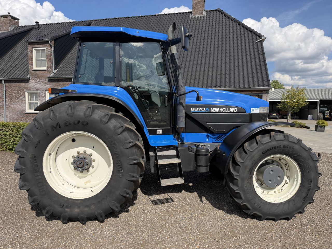 Nette New Holland 8870A