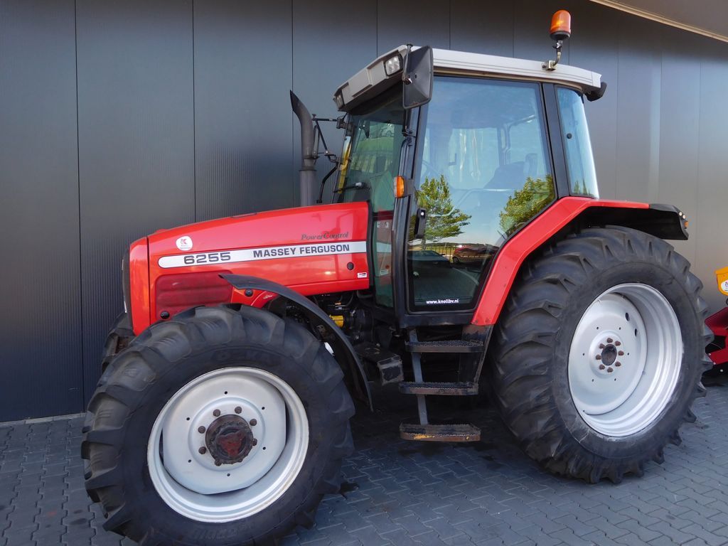 MASSEY FERGUSON 6255