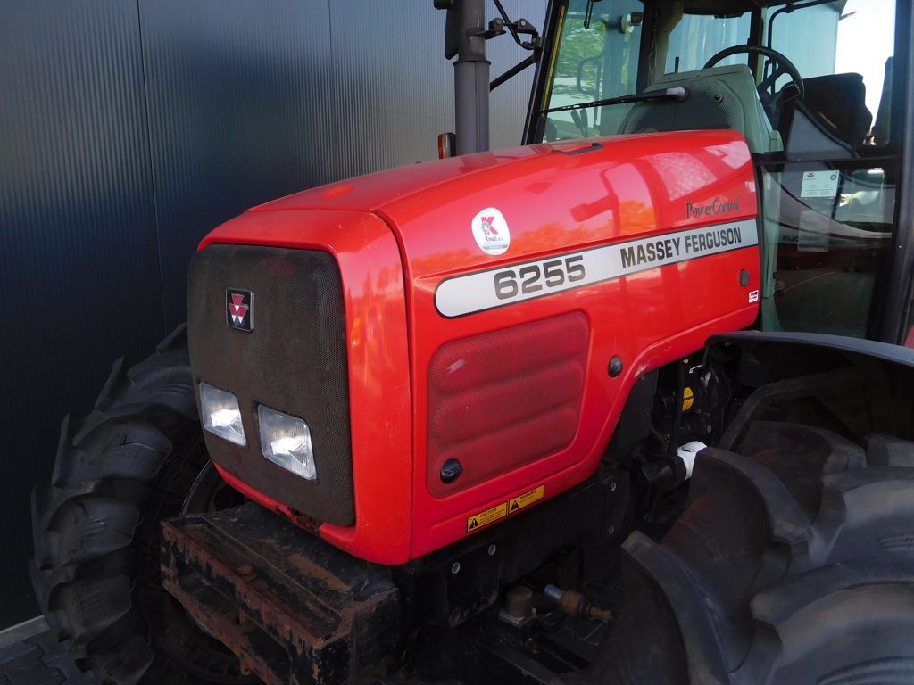 MASSEY FERGUSON 6255