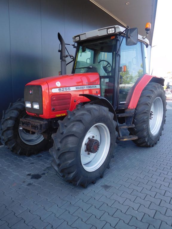 MASSEY FERGUSON 6255