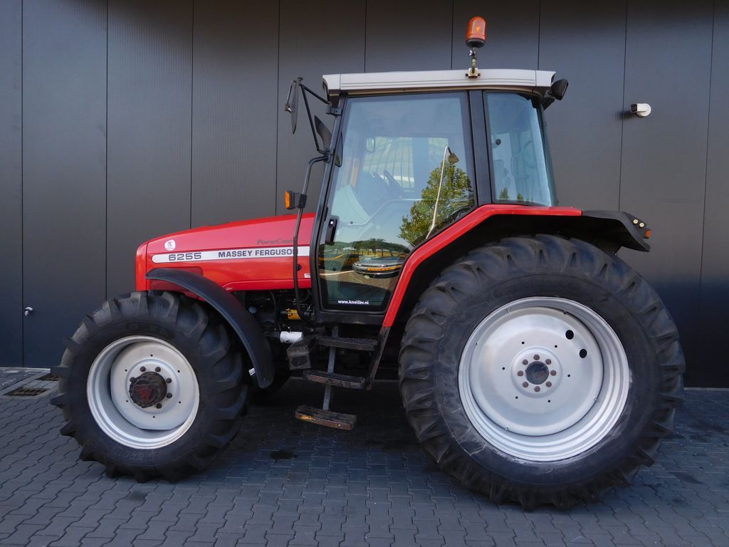MASSEY FERGUSON 6255