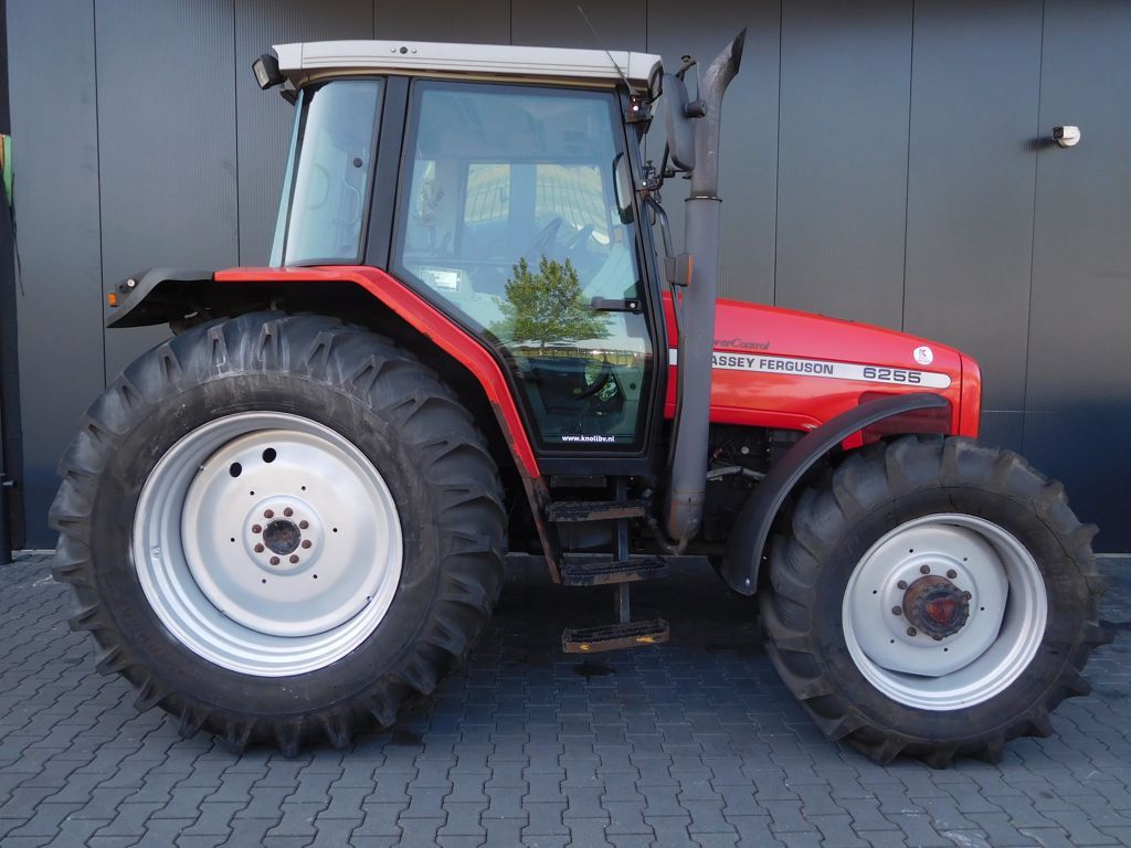 MASSEY FERGUSON 6255