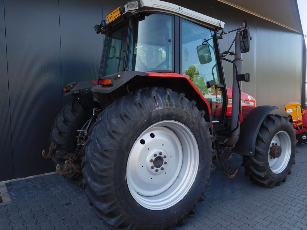 MASSEY FERGUSON 6255