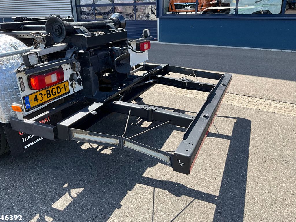 Volvo FM 420 8x2 Euro 6 HMF 26 Tonmeter laadkraan