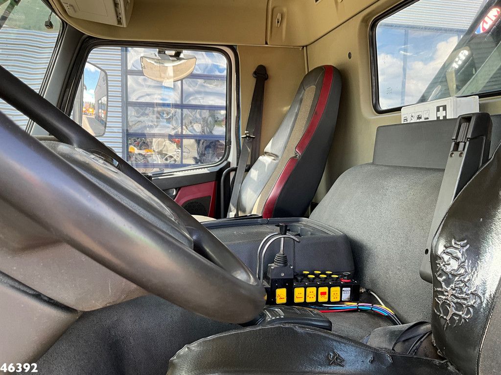 Volvo FM 420 8x2 Euro 6 HMF 26 Tonmeter laadkraan