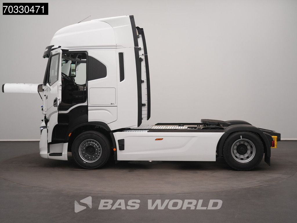 Iveco S-Way 500 4X2 NEW! Retarder 2x tanks Standklima ACC NAVI LED Mirrorcams