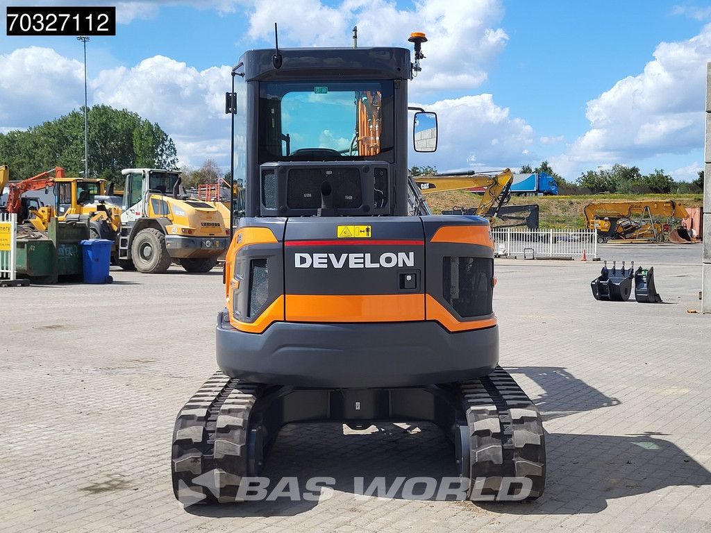 Develon DX50 Z-7 A/C - Buckets