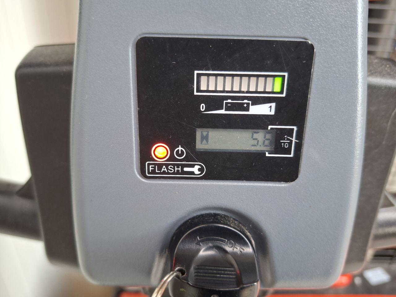 Elektrische stapelaar EST122 2.7 meter 1200 kg 6 uur nieuwe accu