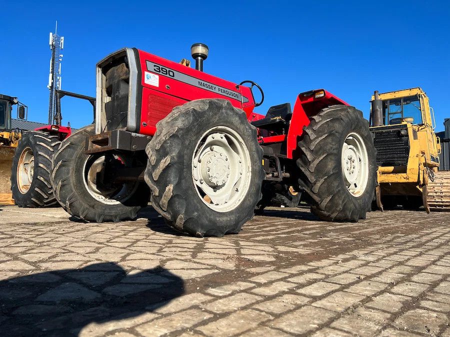 Massey Ferguson 390 4WD tractor