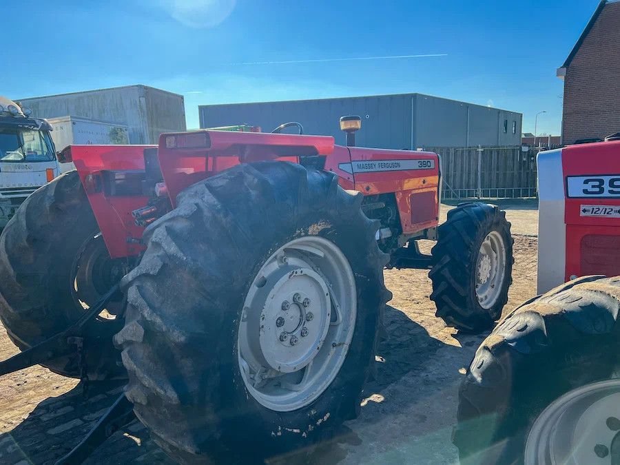 Massey Ferguson 390 4WD tractor