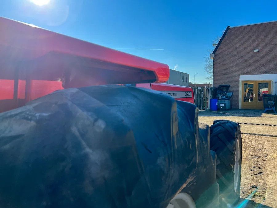 Massey Ferguson 390 4WD tractor