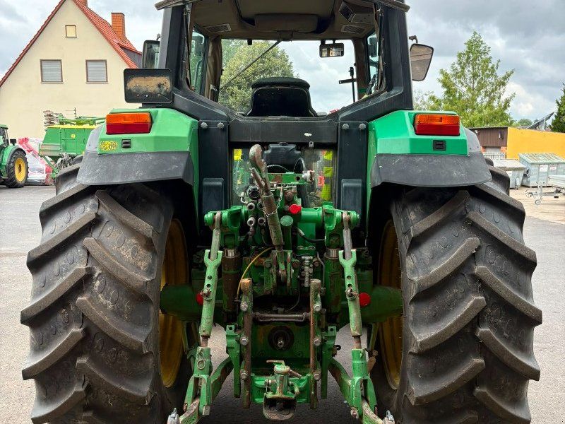 John Deere 6800