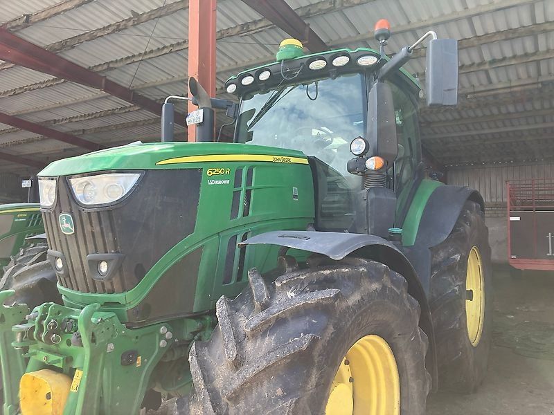 John Deere 6250R