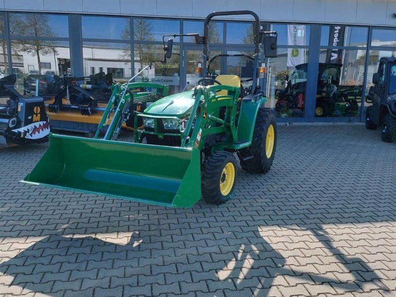 John Deere 3025E