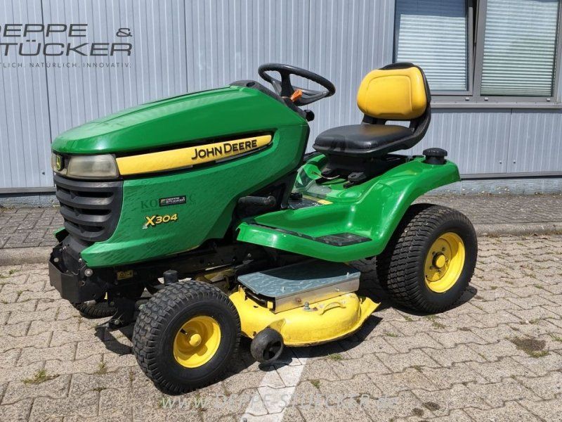 John Deere X304