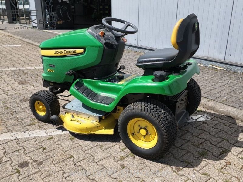 John Deere X304