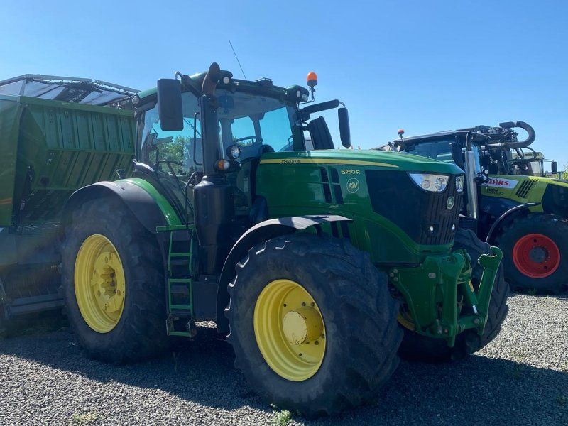 John Deere 6250R