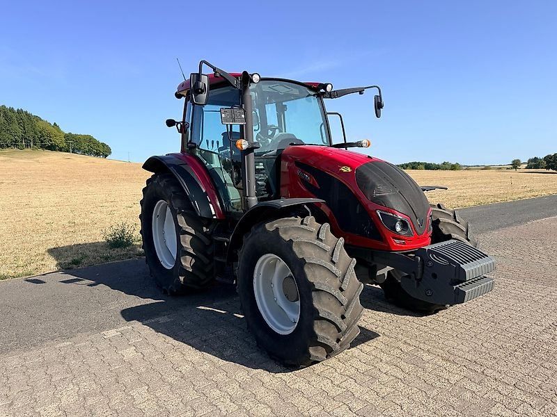 Valtra A114