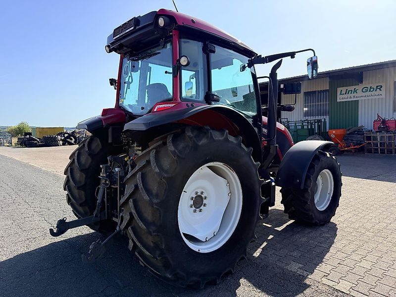 Valtra A114