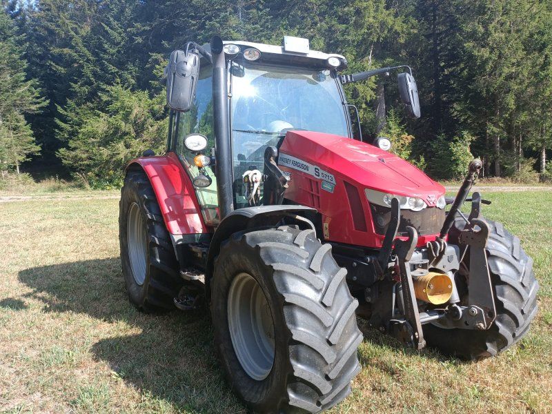 Massey Ferguson 5713 S