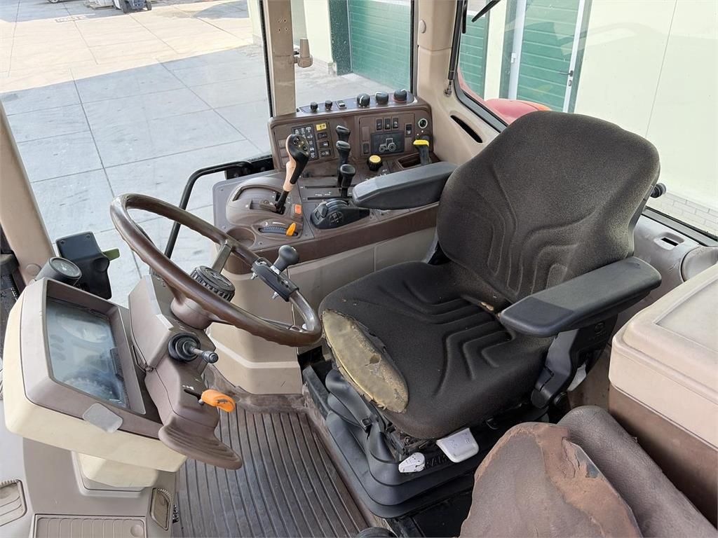 John Deere 6520
