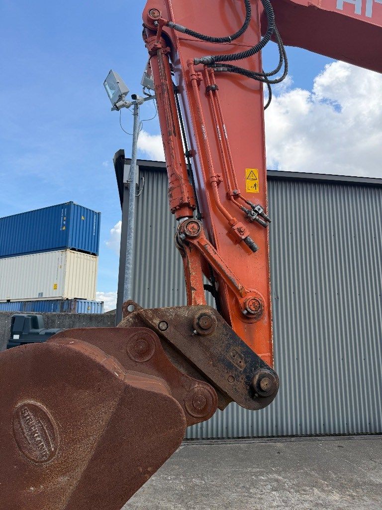 Hitachi ZX 210 LC-6