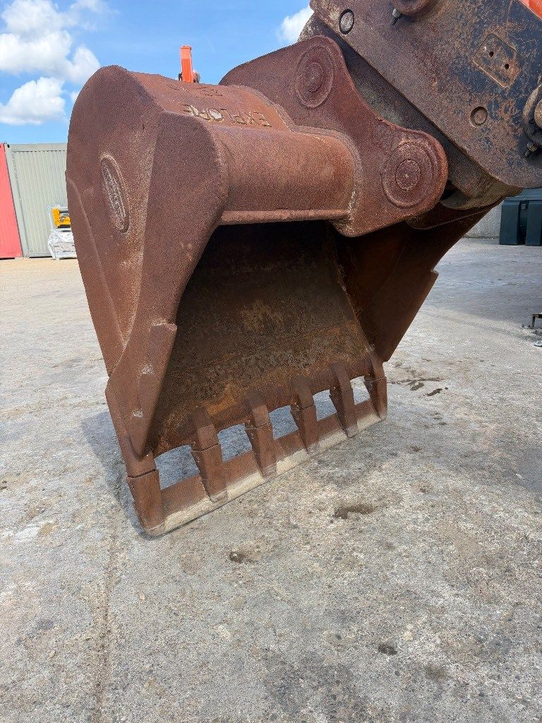 Hitachi ZX 210 LC-6