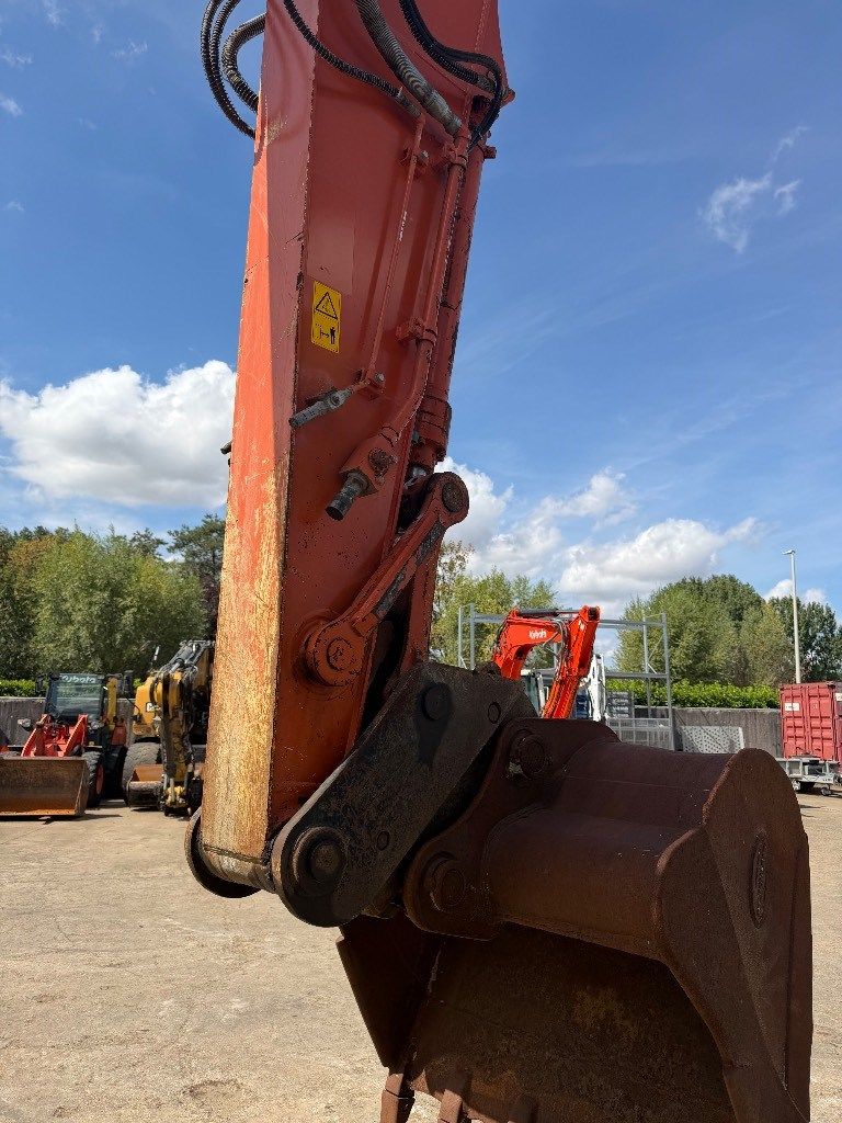 Hitachi ZX 210 LC-6