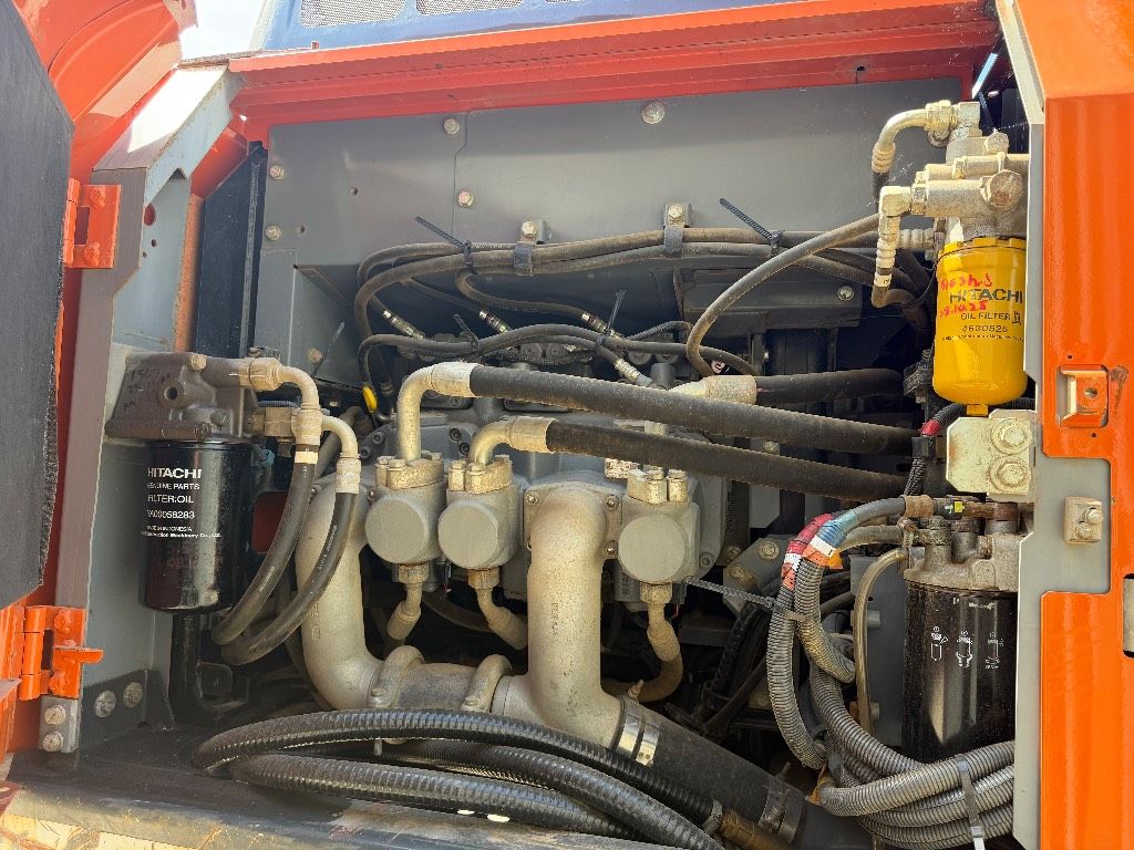 Hitachi ZX 210 LC-6