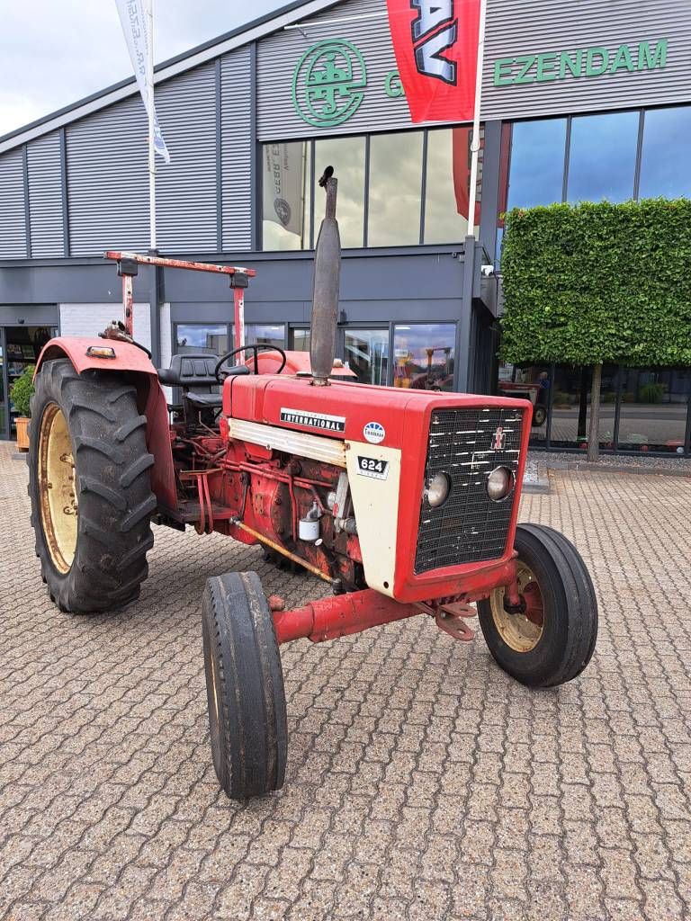 International 624