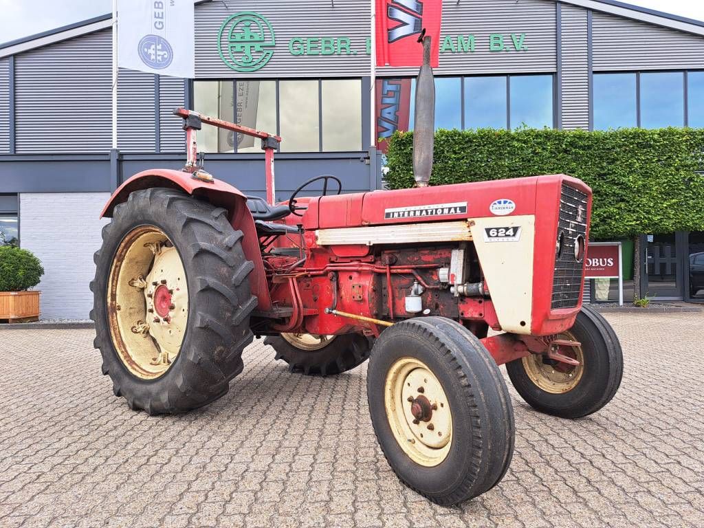 International 624