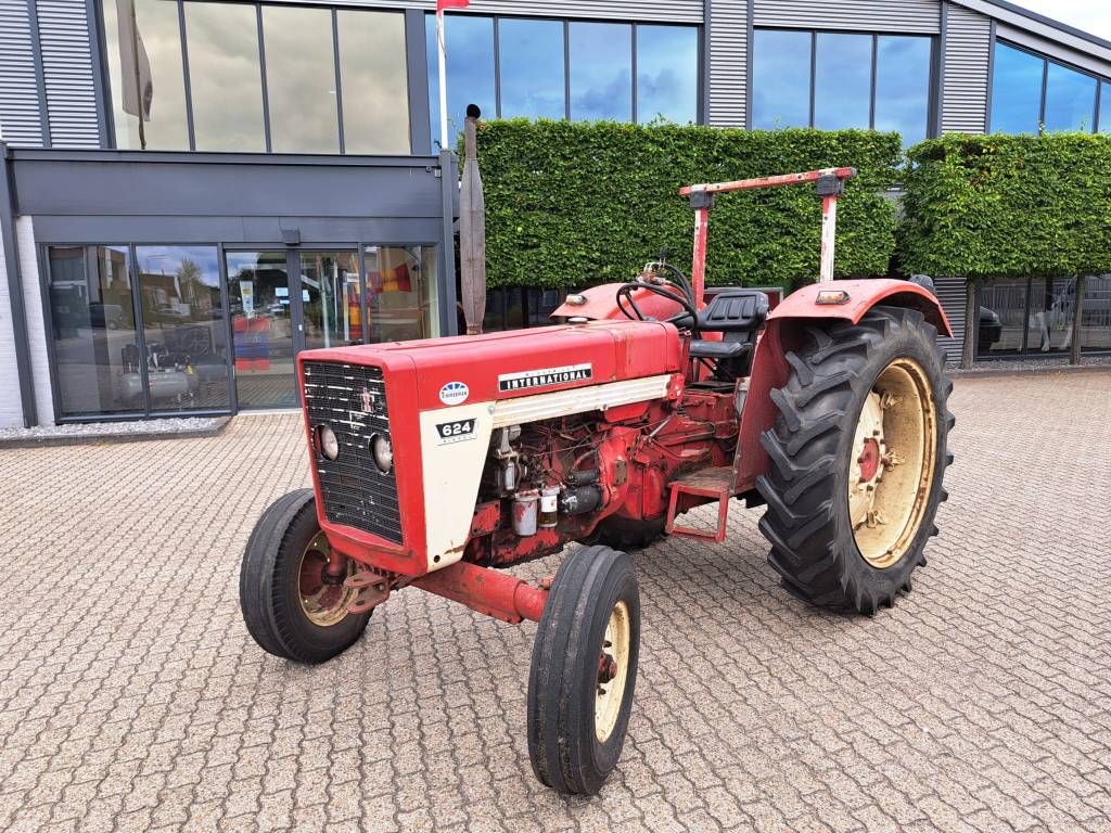 International 624