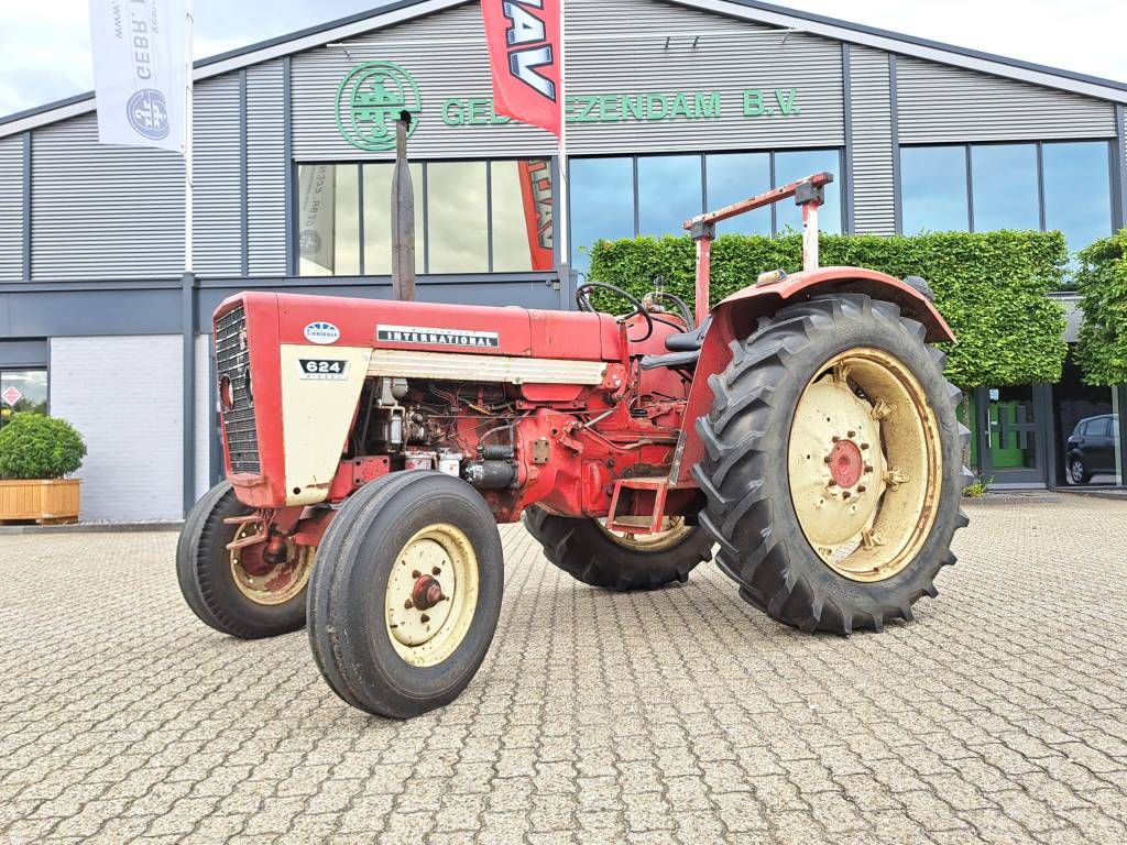 International 624