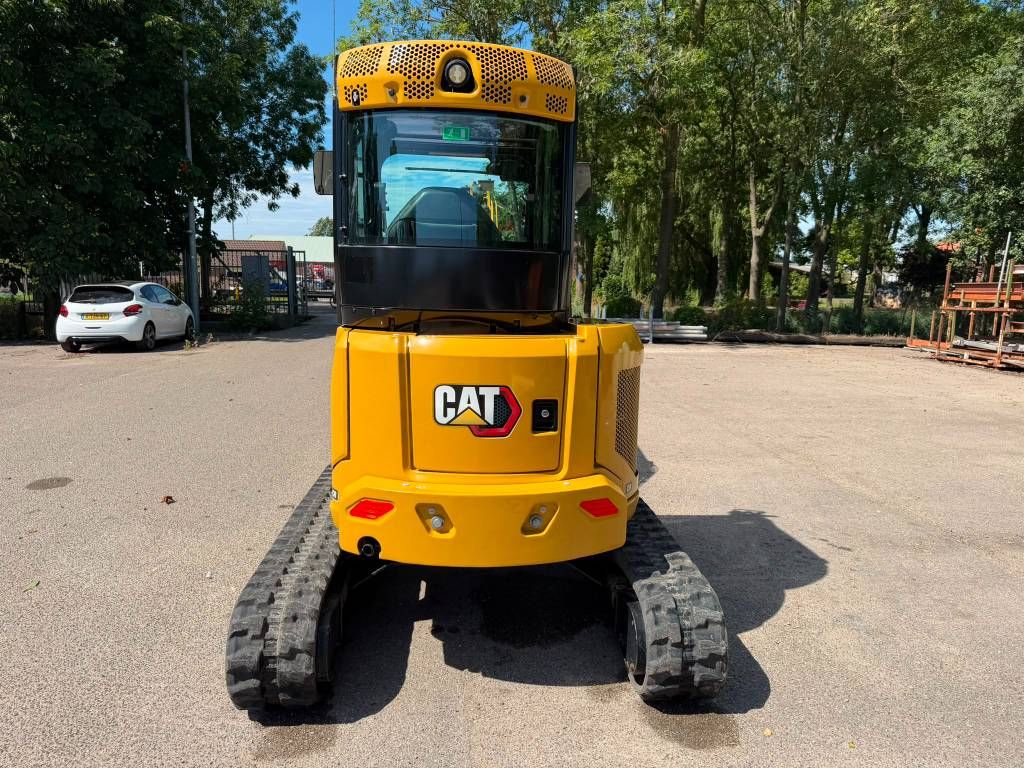 CAT 303.5 - Like new!