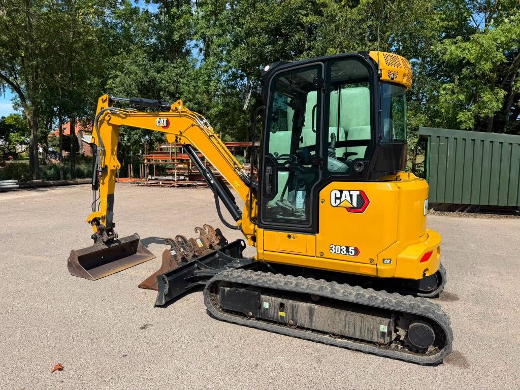 CAT 303.5 - Like new!