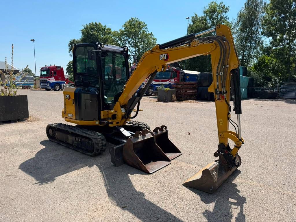 CAT 303.5 - Like new!