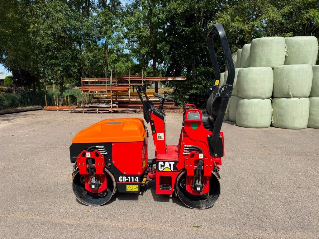CAT CB 114 - Only 200 hours!