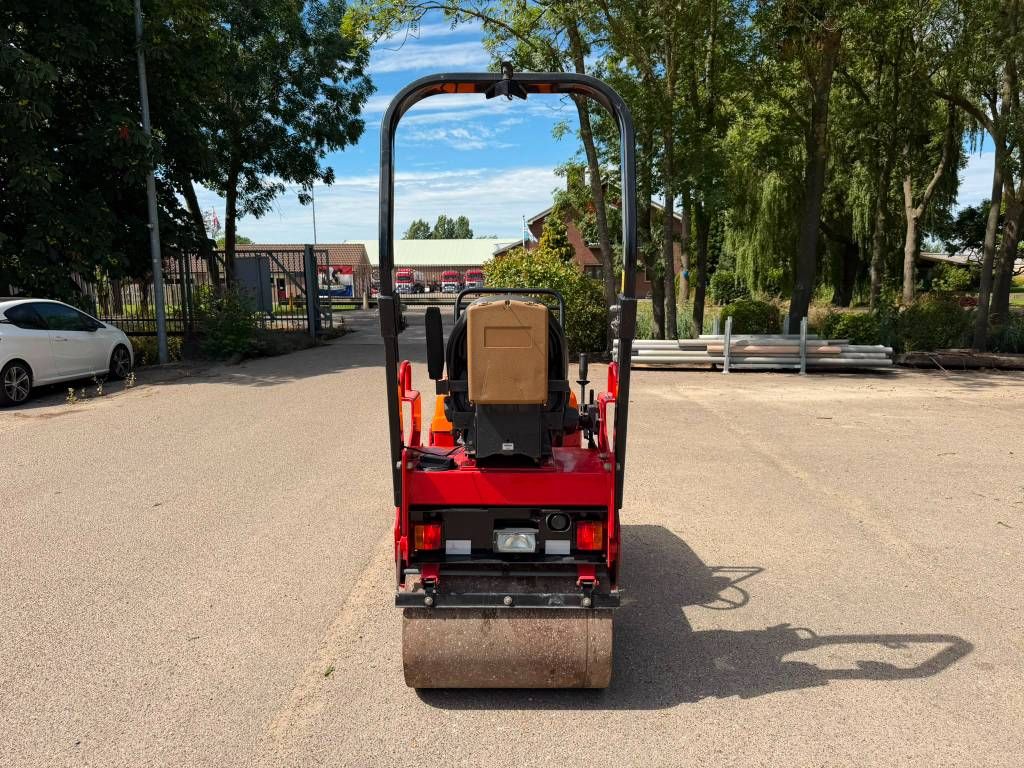 CAT CB 114 - Only 200 hours!