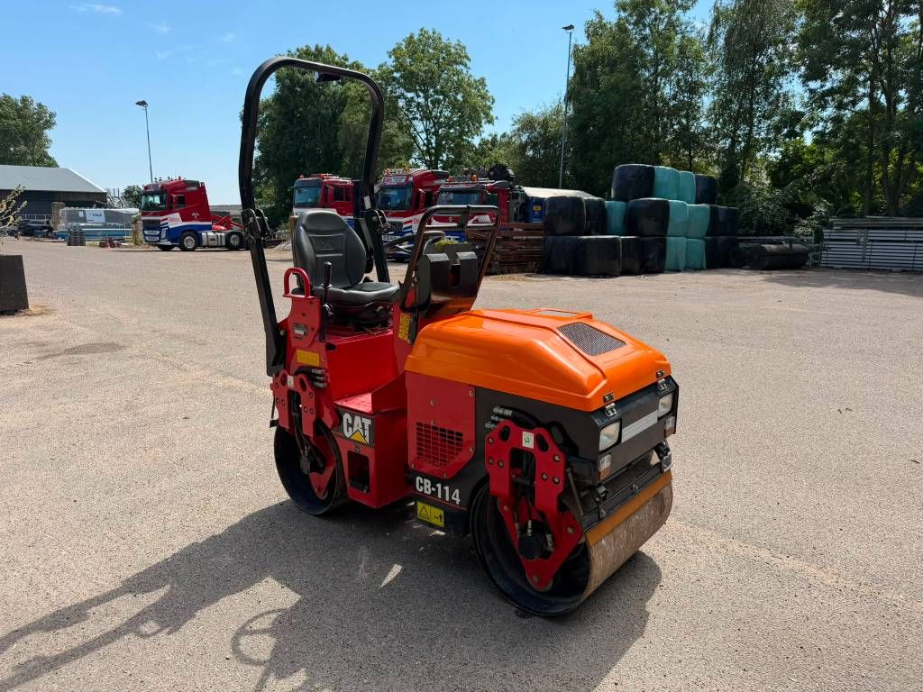 CAT CB 114 - Only 200 hours!