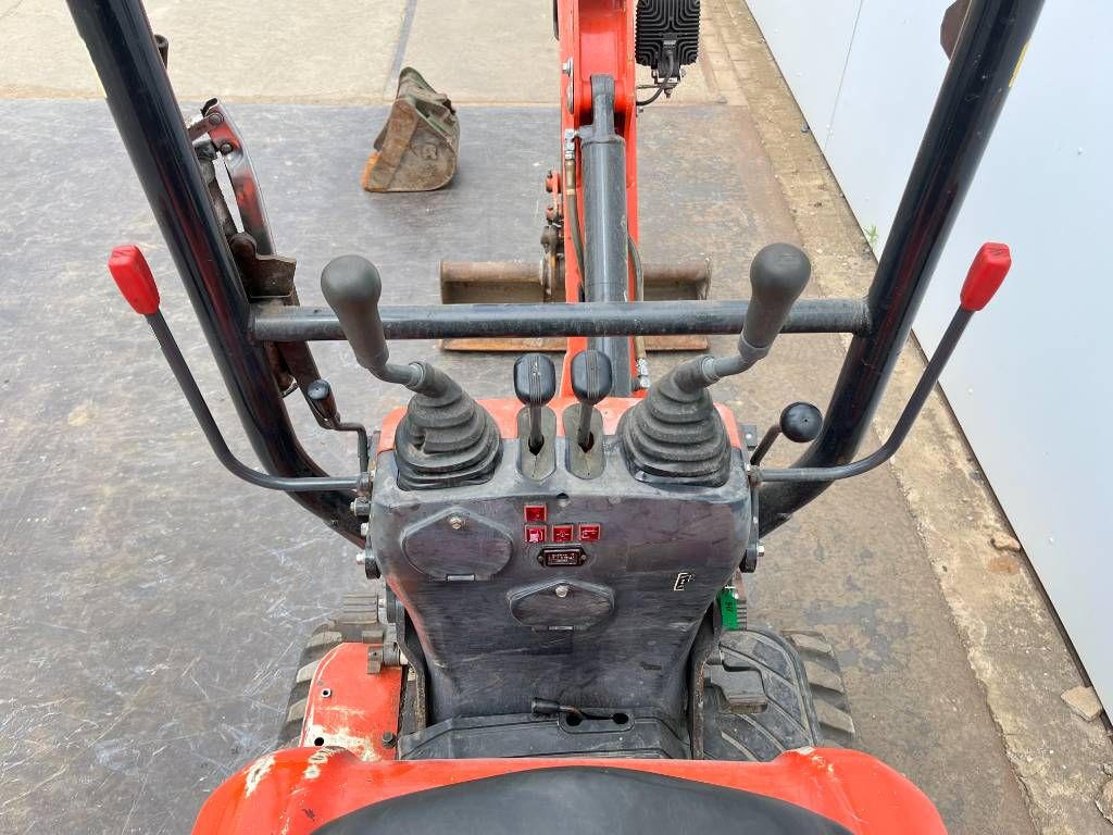 Kubota U10-3 - Hydr. Undercarriage / Hammer Lines