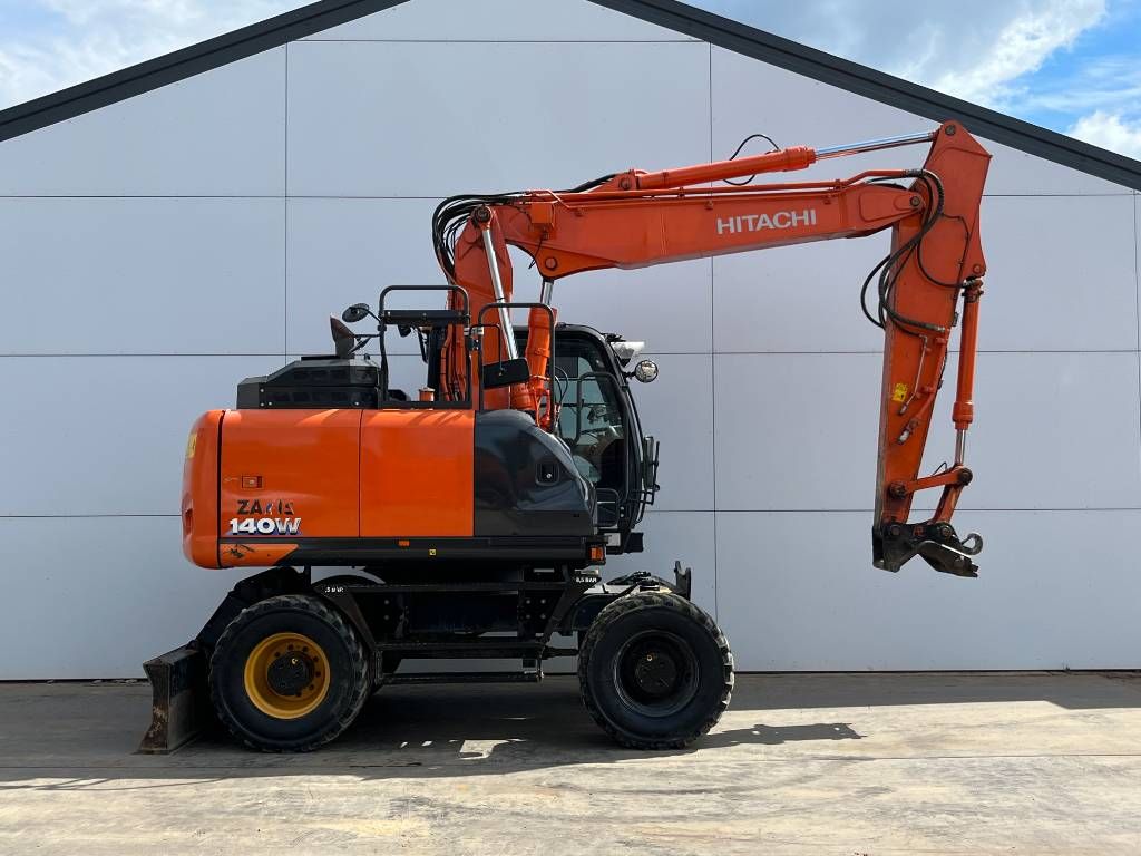Hitachi ZX140W-6 - Blade / Triple Boom / Auto Greasing